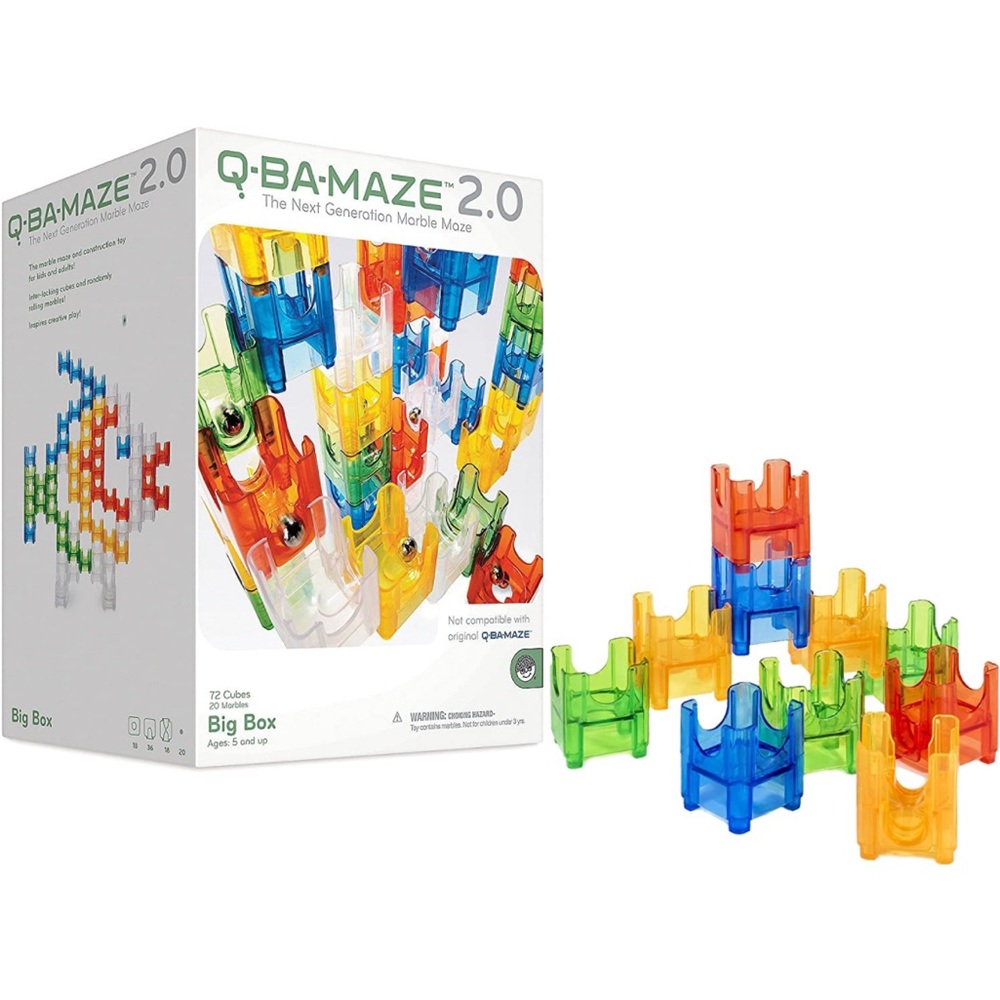 Building set with marbles.
